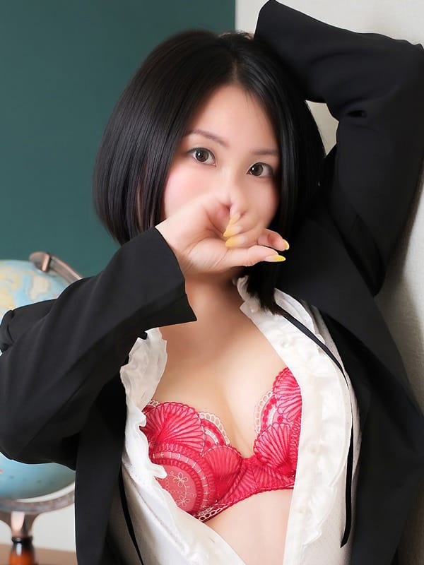 村上 詩織【責め好きの愛嬌抜群痴女!!】