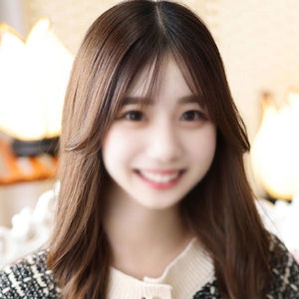 成宮はなか【期待値ＭＡＸ級18歳ルーキー】 | 断りきれない美人マッサージ嬢たち(新宿・歌舞伎町)