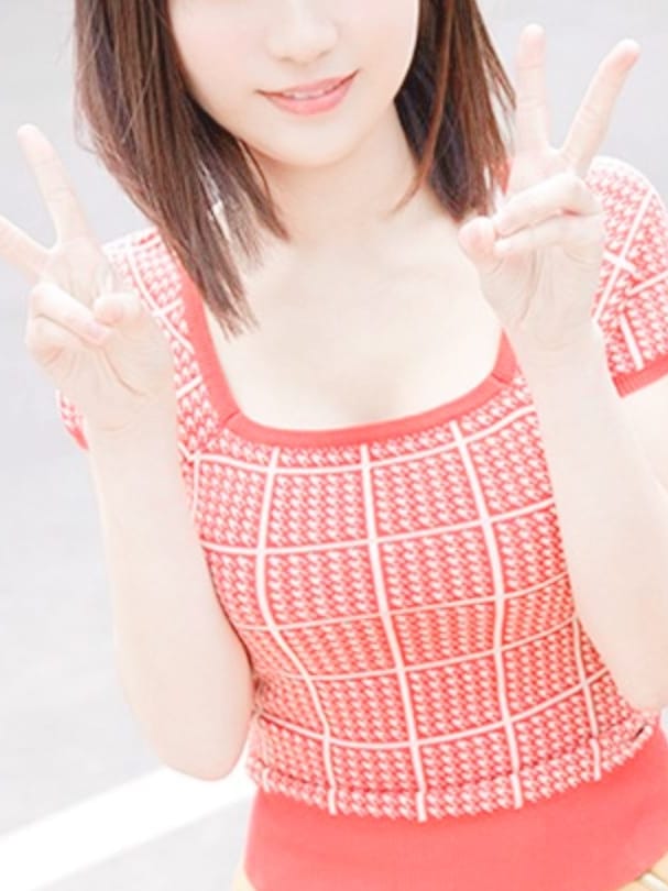 新開地愛【ミニミニ女子！赤いポロシャツ！】