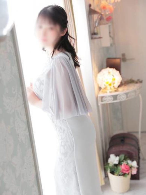 よる『仲居さんの内緒のお仕事』|金妻で評判の女の子