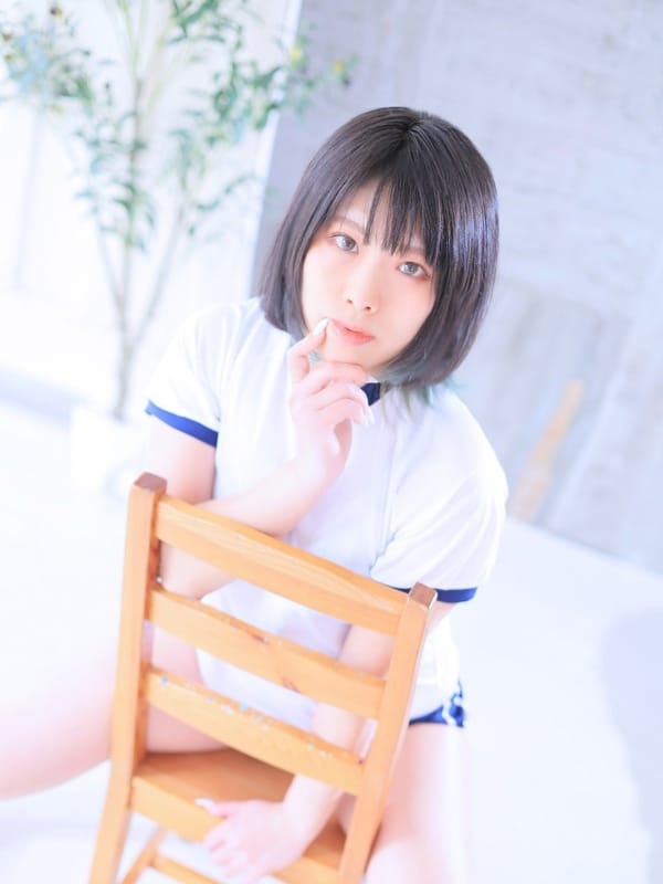 あやな|REDROOM (レッドルーム)で評判の女の子