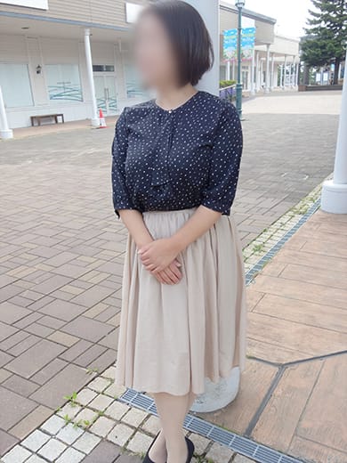 【ゆうな】⇒これぞ素人の人妻さん