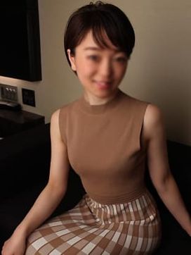 ひとみ|スタジオヌードで評判の女の子