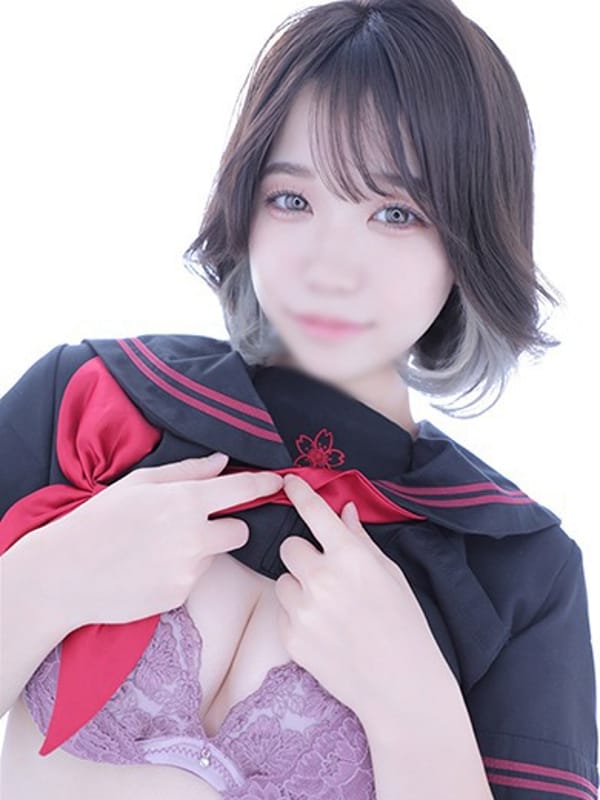 なる|黒い金魚で評判の女の子