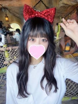 ひよな|ゆるふわKISSで評判の女の子