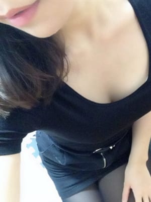 ユキノ☆愛嬌たっぷり【白く柔らかいFカップ】