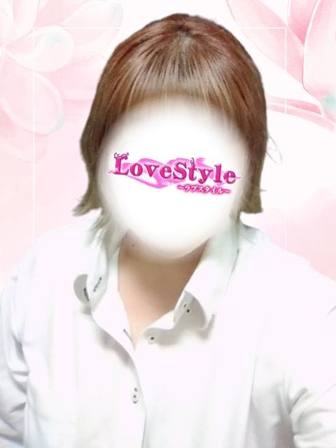 もも【大人のお姉さん】