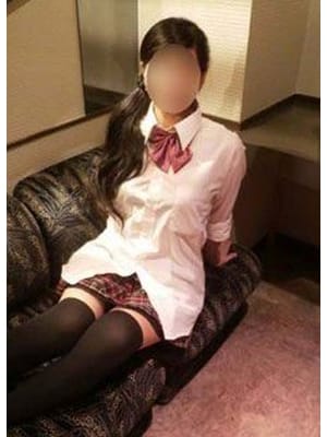 由紀奈