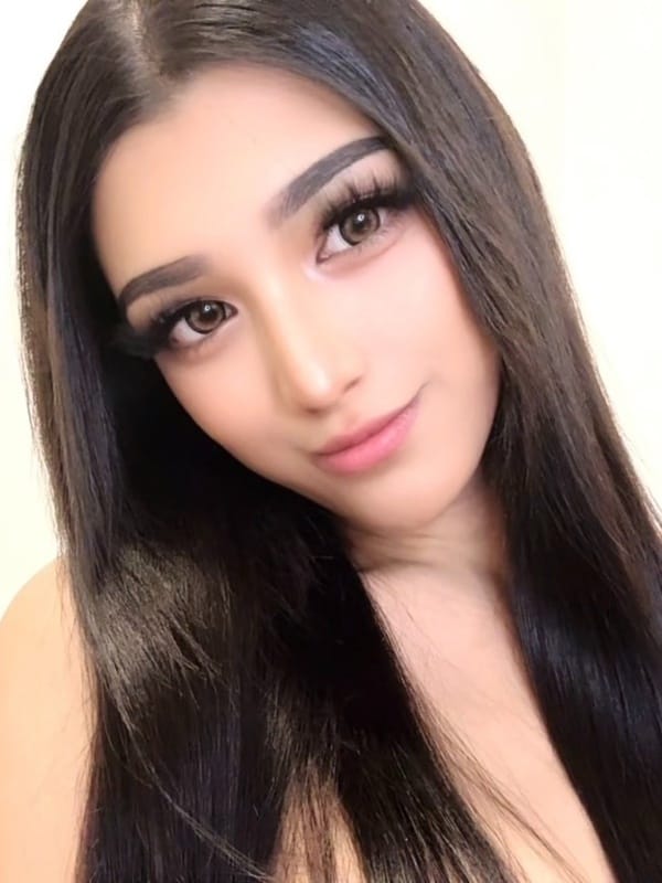 NHライラ|a．bitch αで評判の女の子