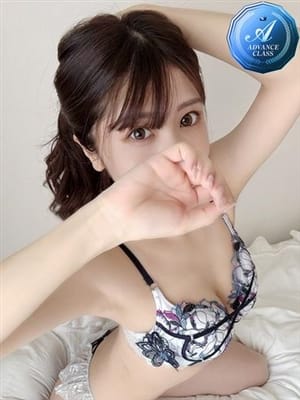 月野 いと【澄んだ瞳と繊細な手つきの調和】