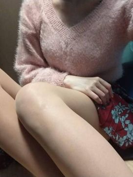 夏目 響|ELEGANCEで評判の女の子