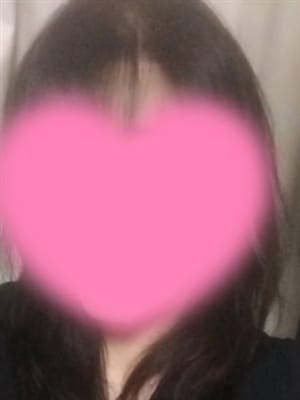 新人せりな