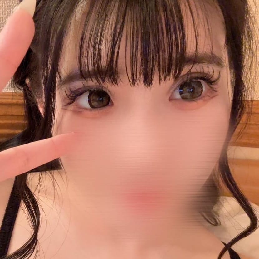 トム