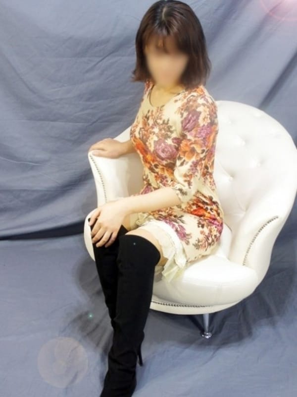 ゆり|諭吉専科で評判の女の子