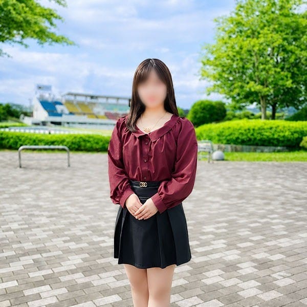 山岸まりな