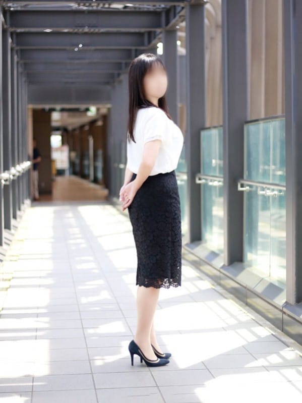 小嶋めい|南足柄風俗で今すぐ遊べる女の子