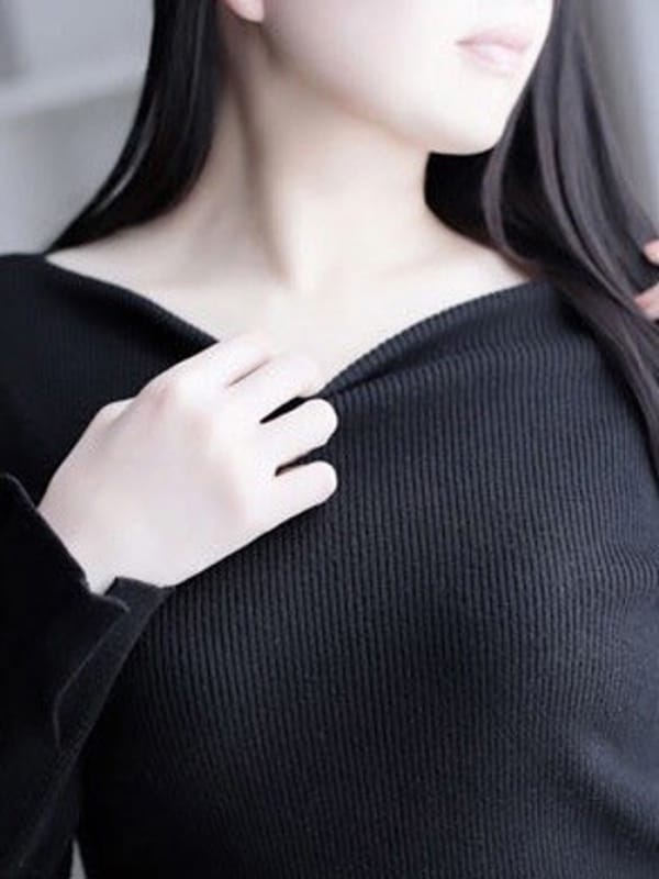 ゆりあ【黒髪清楚系♡敏感体質美人妻】