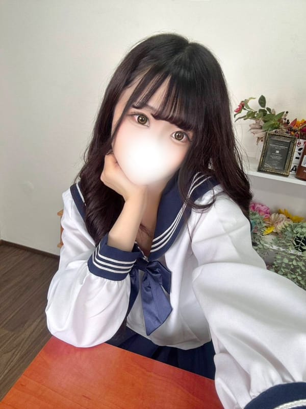 リナ( ピチピチ色白美少女)