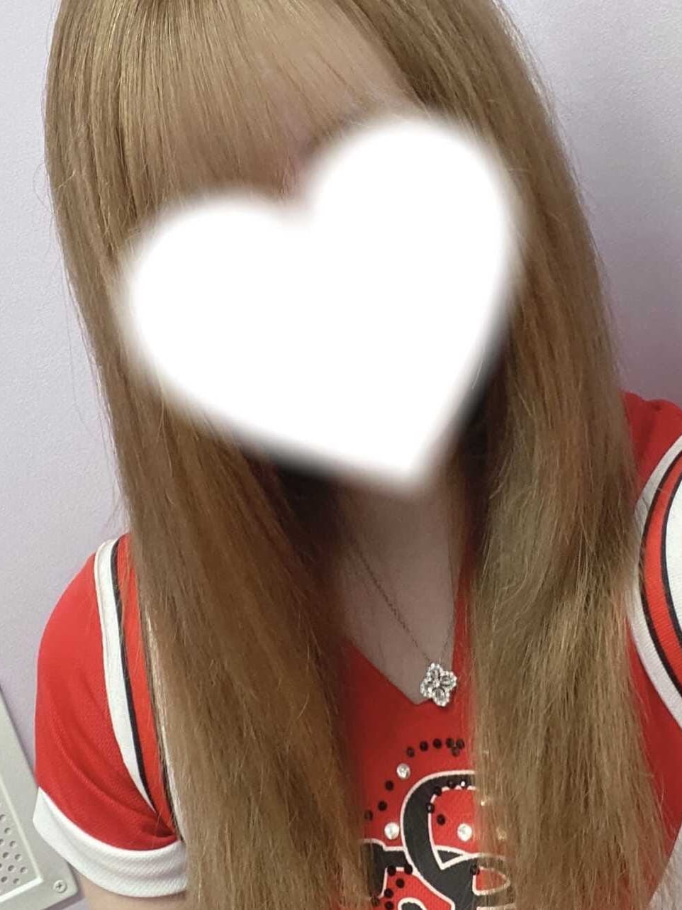 ありな|オフホワイトで評判の女の子