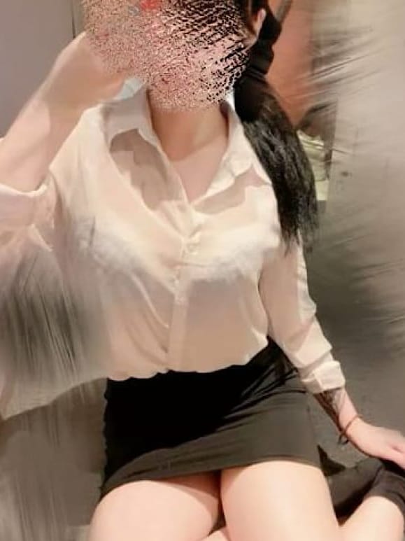 ななみ(オフホワイト)のプロフ写真2枚目