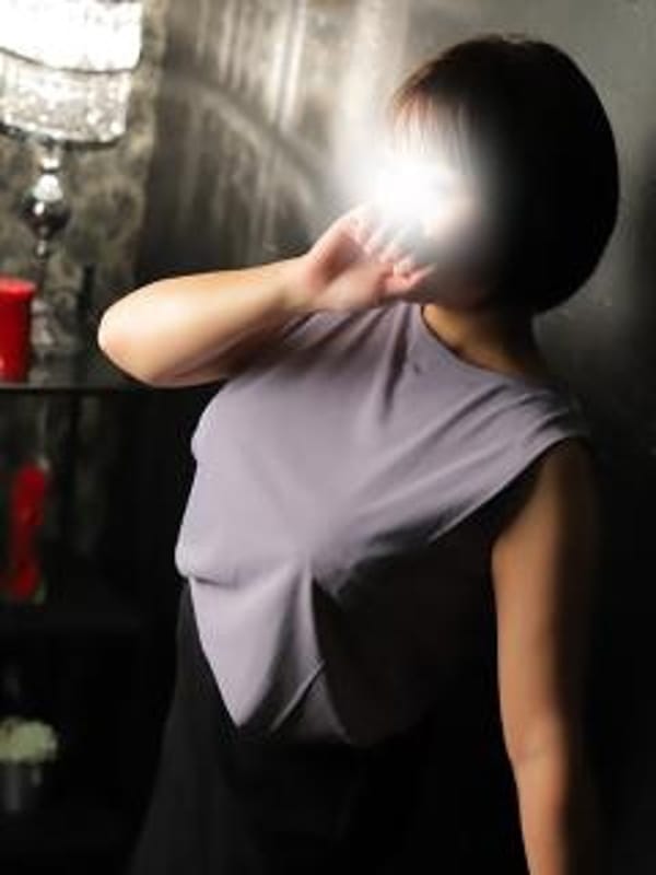 夏海|マダムイラマニアでおすすめの女の子