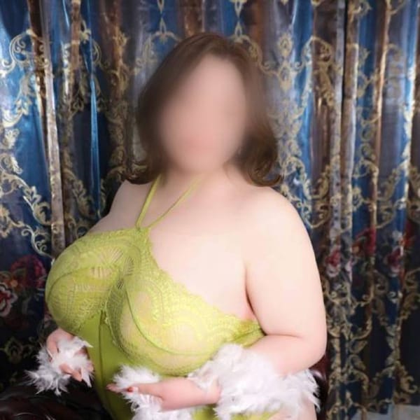 ちか【イヤラシ黒チクビ】 | 豊満熟女(鶯谷)