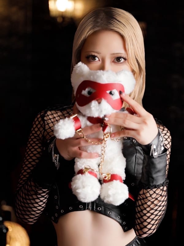 雫(しずく)☆高級店レベル|ハンドリング 亀頭責め専門店で評判の女の子