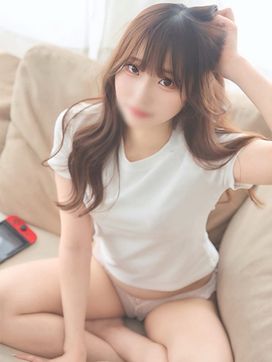 佐伯りさ|ウルトラロイヤルで評判の女の子