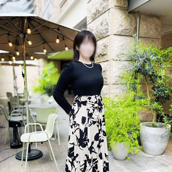 鈴木麗奈【シックな雰囲気　ご奉仕マダム】 | こあくまな熟女たち 池袋店(KOAKUMAグループ)(池袋)