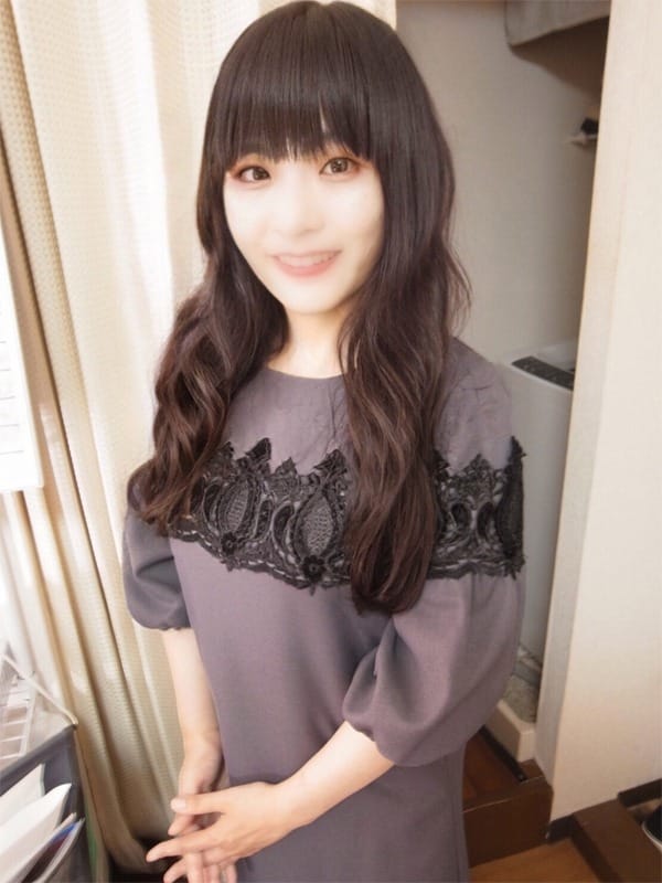しおん【小柄で清楚系の可愛…】