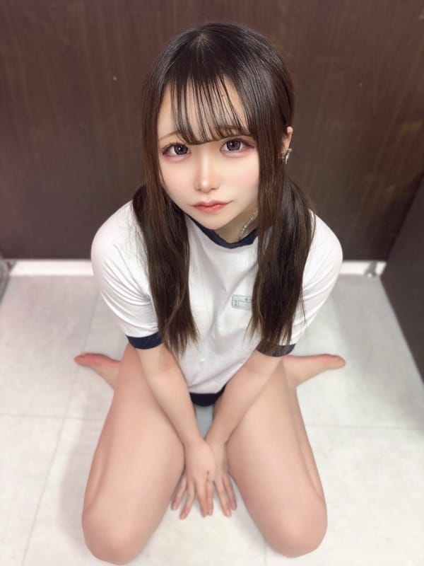 まき|アリス in アナルランドで評判の女の子