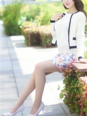 白鳥 静香|クラブロマネスク東京でおすすめの女の子