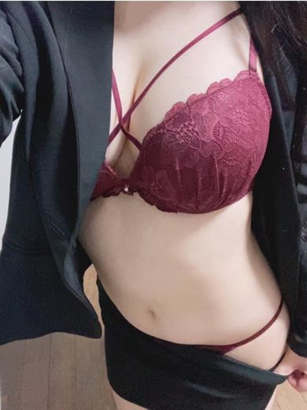 結乃（ゆの）|オールオプション無料！美人OLの秘密の裏接待でおすすめの女の子