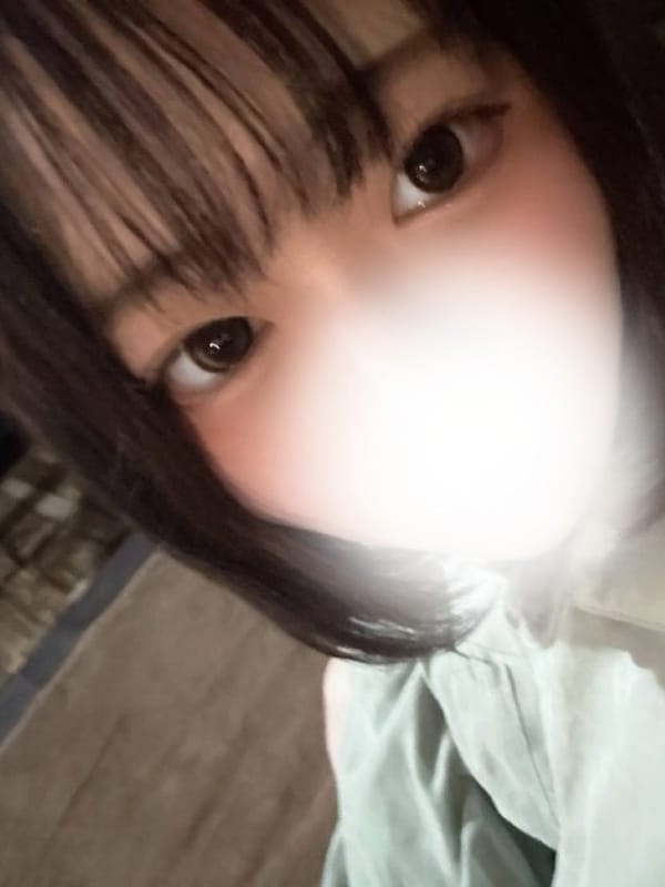 なこ|ふわふわコレクションで評判の女の子