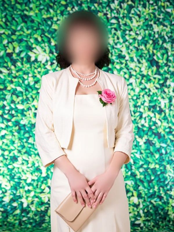 尾崎|熟女の部屋で評判の女の子