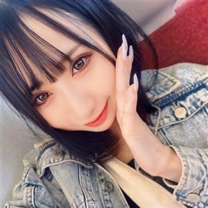 新人　りさ