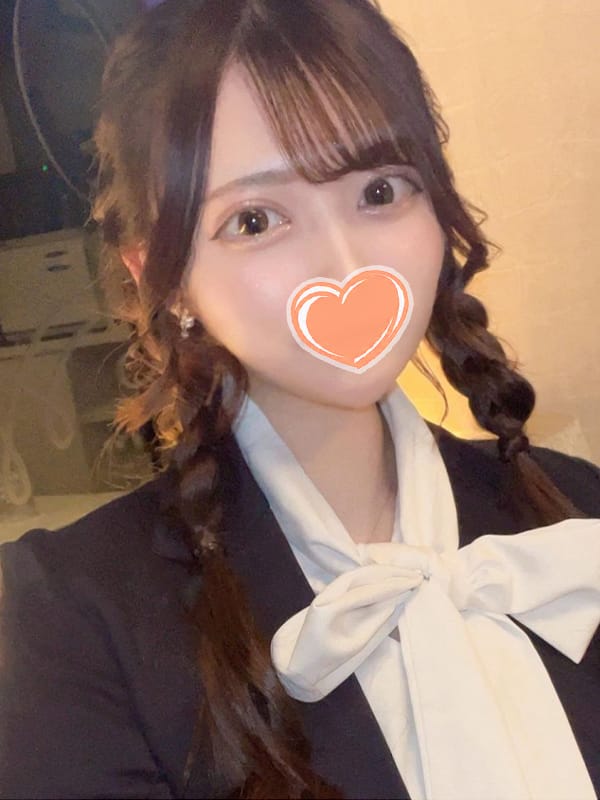 つきな