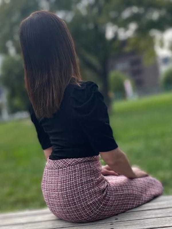 なお【業界未経験】【美人で色白のスレンダーな奥様】