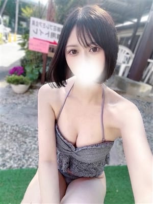 新人えな