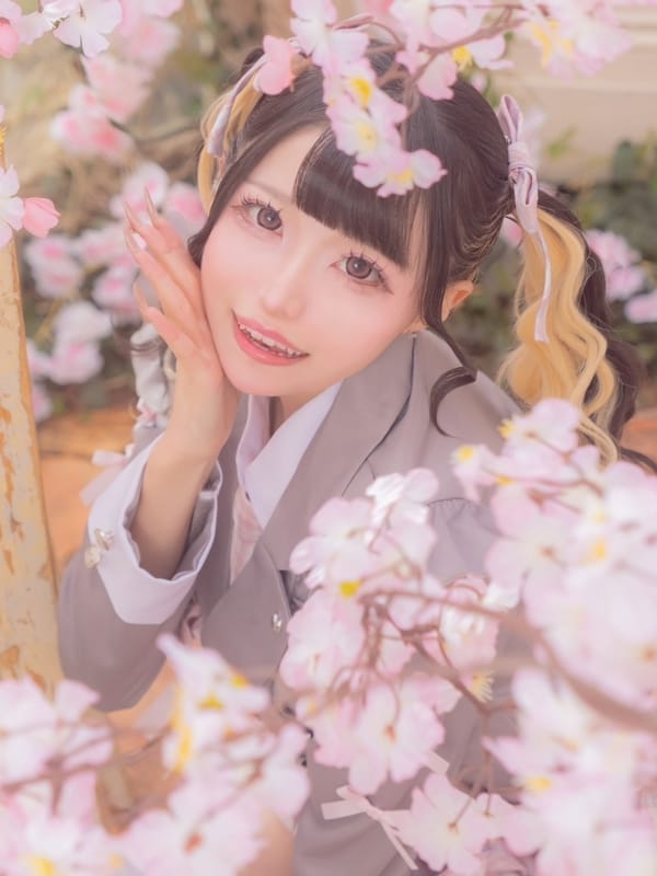 みや|E+アイドルスクール新宿・歌舞伎町店で評判の女の子