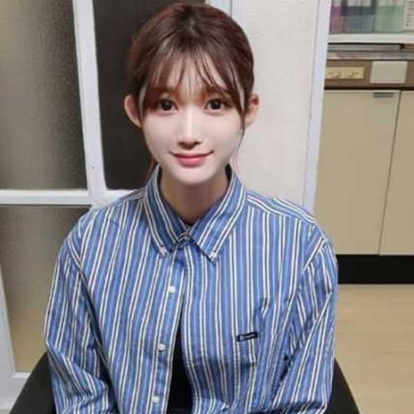 ななせ♪陸上で鍛えた極上スタイル