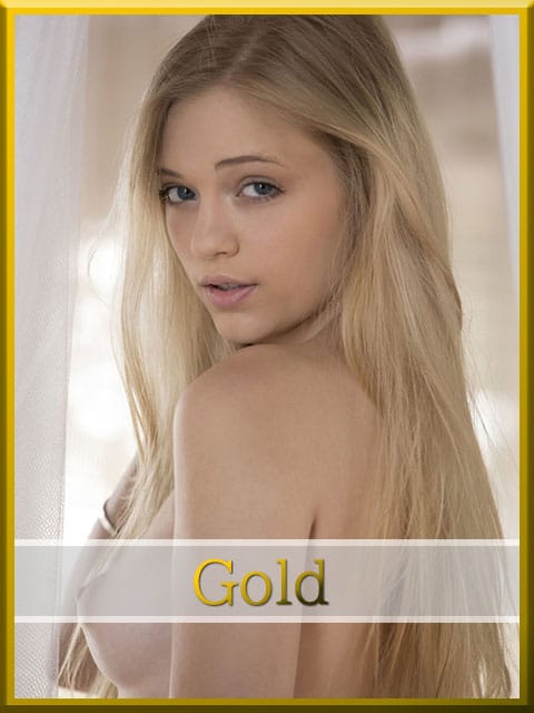 イングリッド|Blonde Girls 東京で評判の女の子