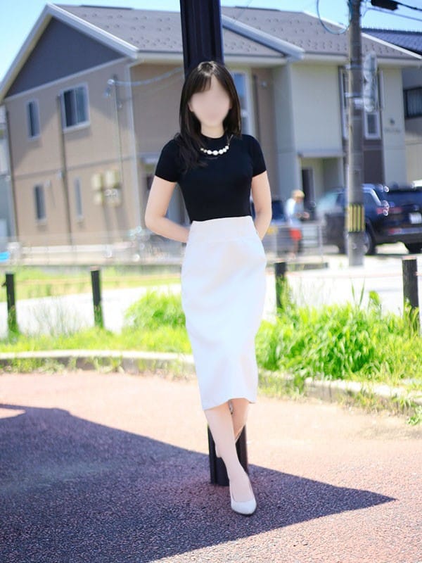 林 良子|こあくまな熟女たち金沢店(KOAKUMAグループ)で評判の女の子