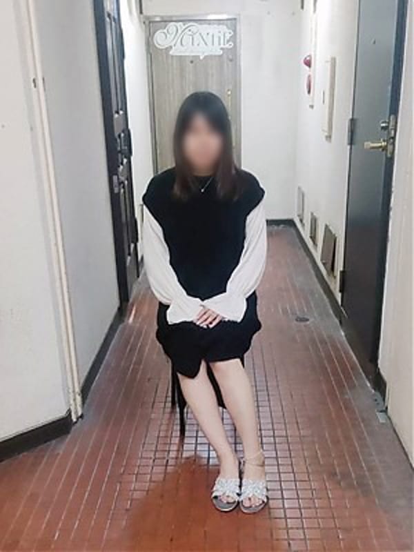 ひな|妻天 梅田店で評判の女の子