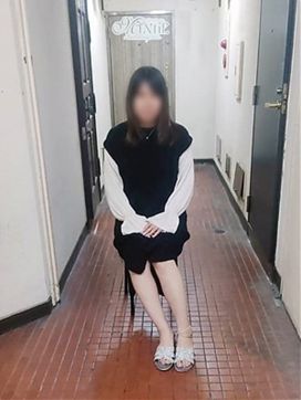 ひな|妻天 梅田店で評判の女の子