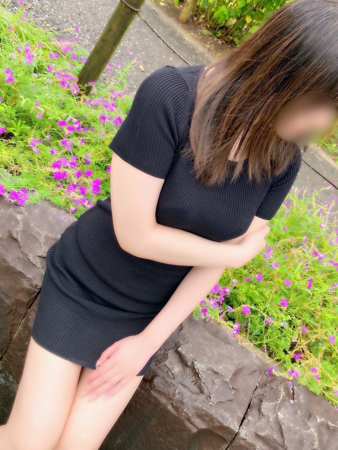 初美 りおん