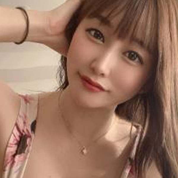 色気ムンムンな美人妻たちと玄関を開けた瞬間プレイ開始！|変態いいなり奥さま