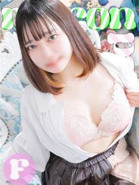 れい|虹色めろんパイで評判の女の子