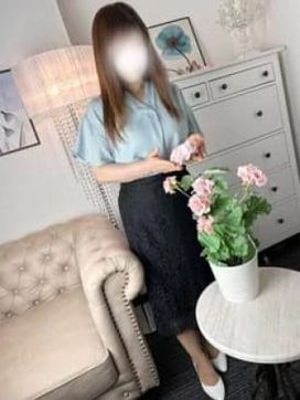 風間|熟女待機所厚木店で評判の女の子