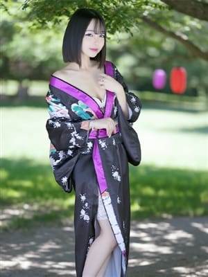 ひまり|蜜月夫人～羞恥に溺れた妻で評判の女の子